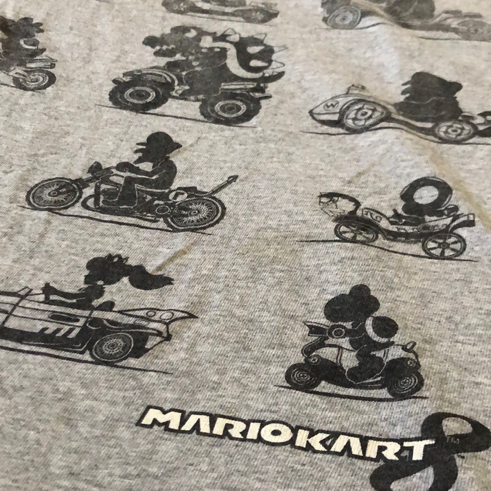 T-Shirt - Picture 2 of 3